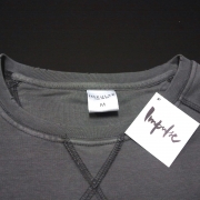 Sweat-shirt avec pendentif carré et étiquette
